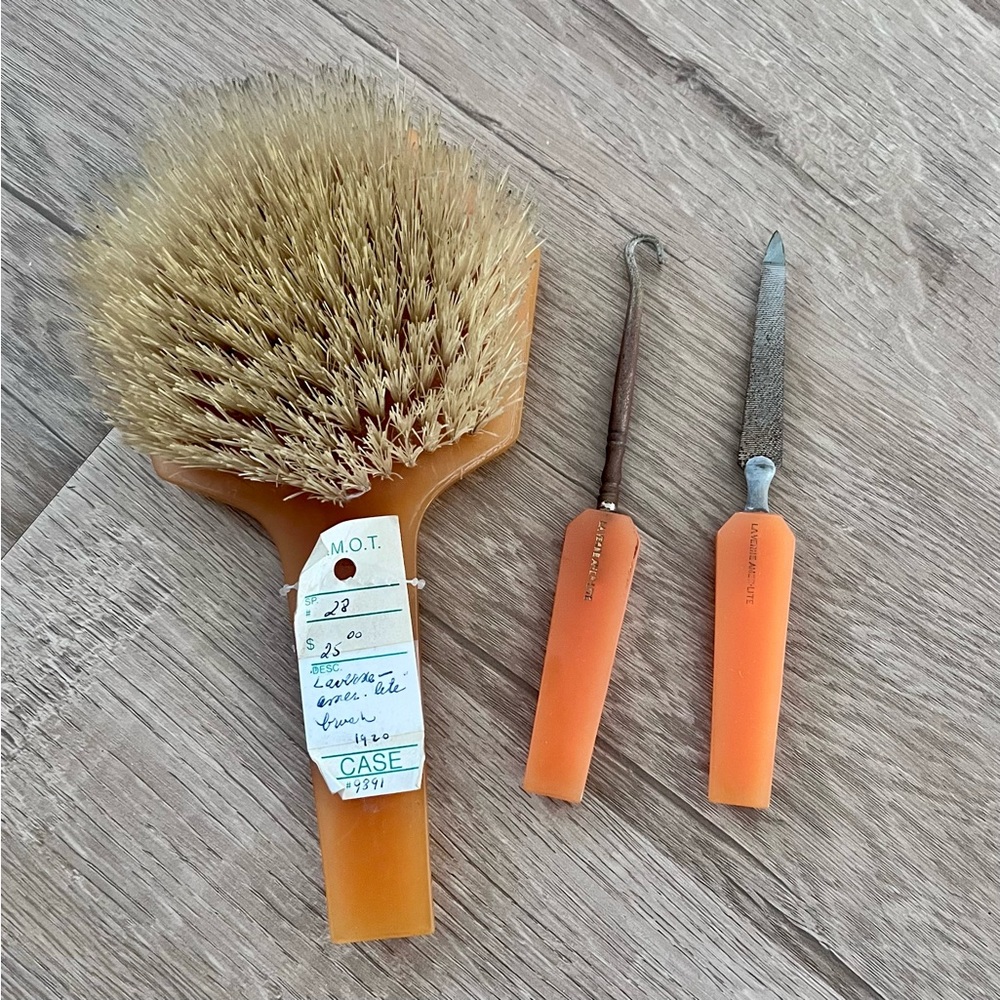 Antique 1920’s 3 PCs Amber Celluloid Art Deco Brush‎ Vanity Set